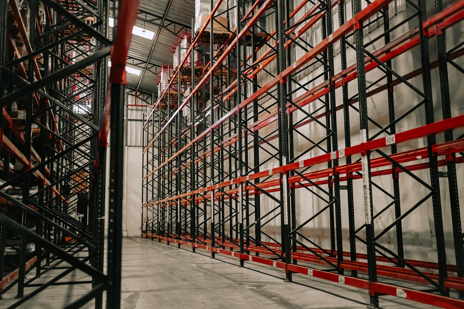 Budget versus premium lockboxrack pricing: choosing RackLite or RackVault