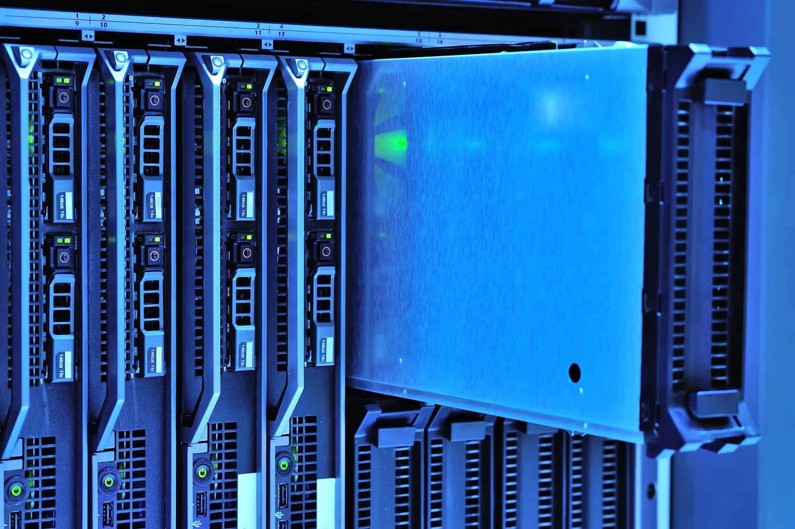 RackLite versus RackVault: what makes each smart lock box rack unique