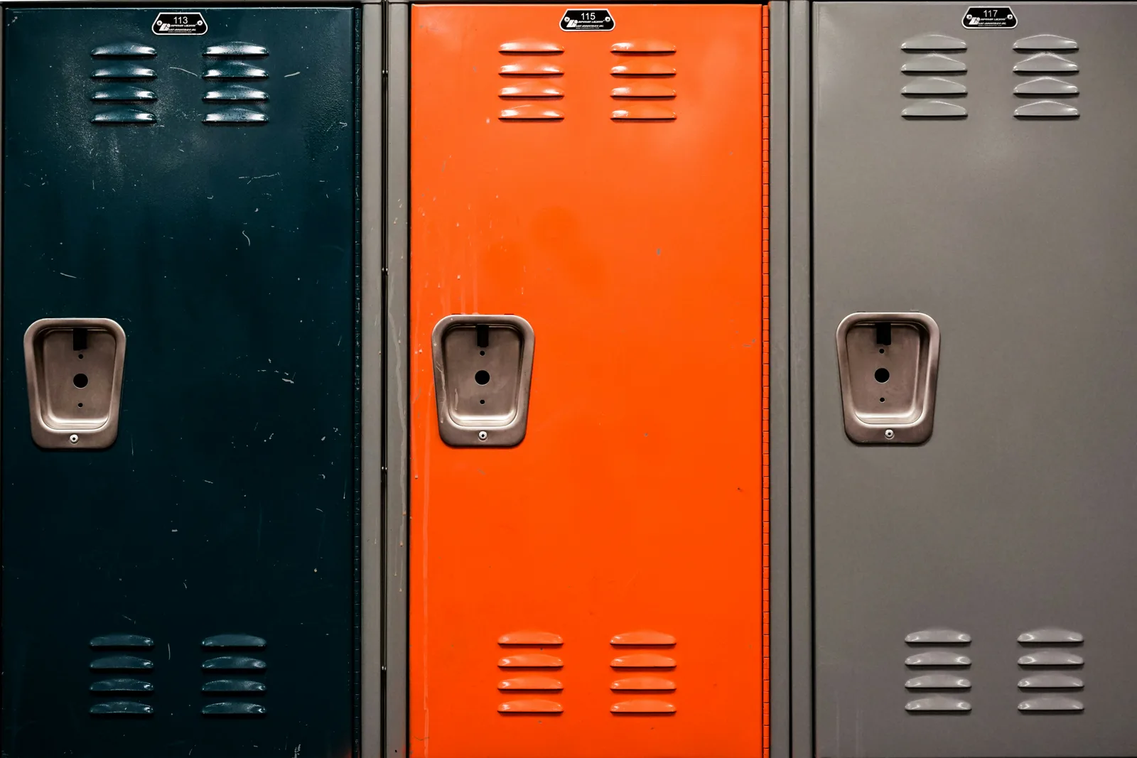 Comparison of lockable racks options RackLite and RackVault against individual smart boxes